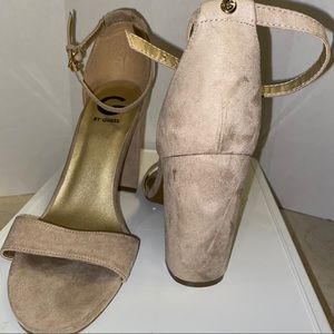 G by guess chunky heel sanda Nude Taupe